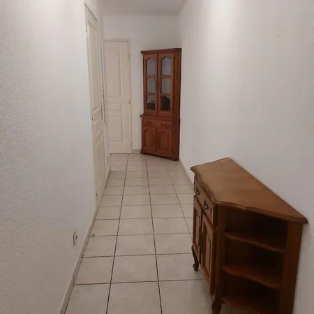 T3 Royal Plaza Center - Parking Apartament Mentona
