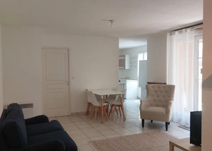 T3 Royal Plaza Center דירה *