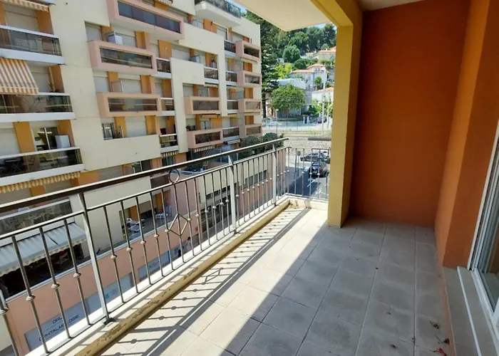 T3 Royal Plaza Center *