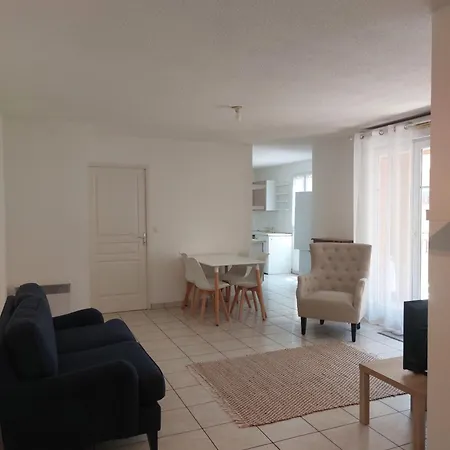 T3 Royal Plaza Center Apartment *